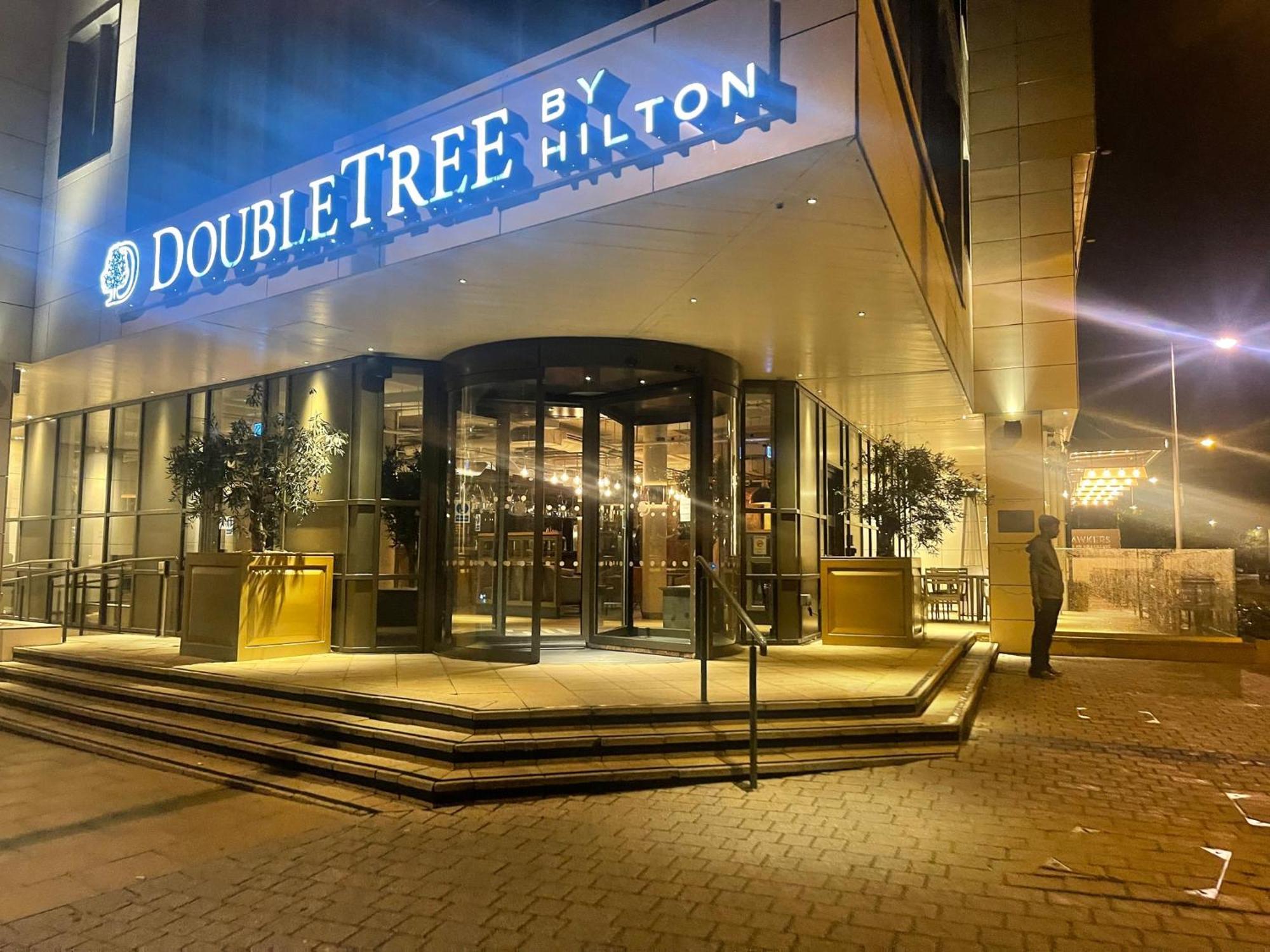 Hotel Doubletree By Hilton London Kingston Upon Thames Kingston upon Thames  Exterior foto